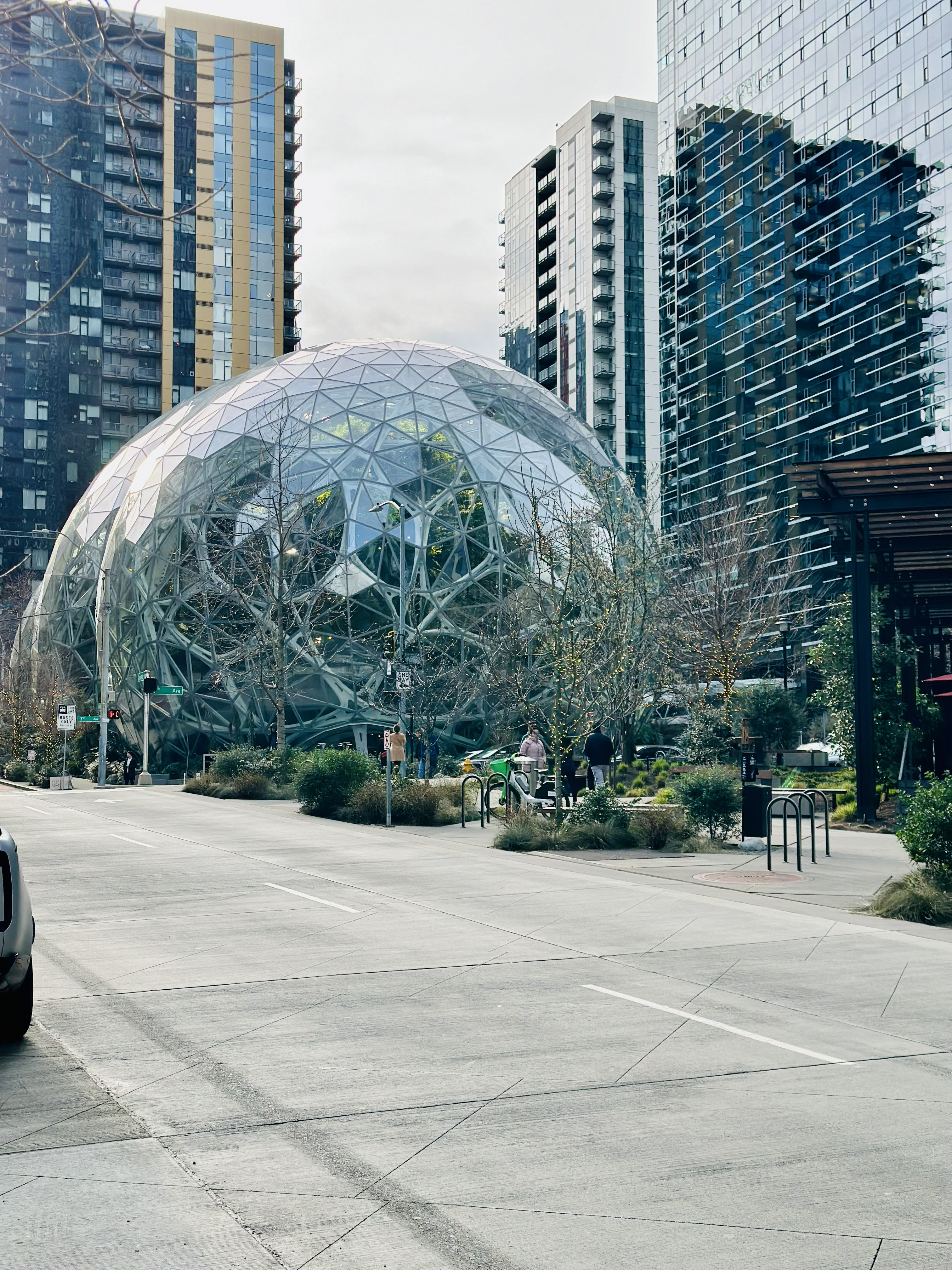 Amazon Spheres — urban architectural photography